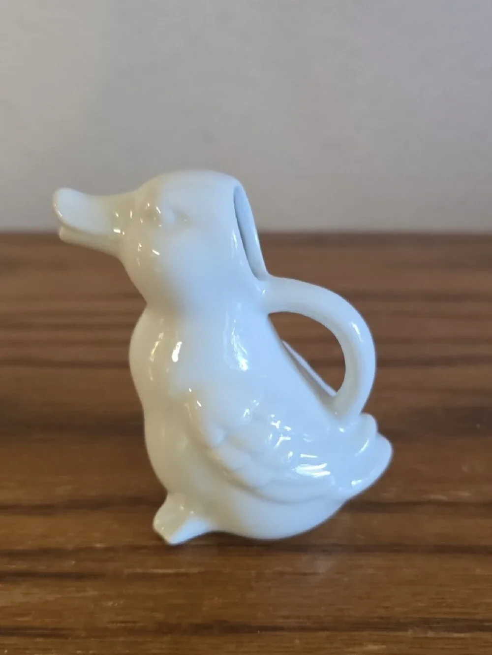 2008 Victoria Figural Creamer by Two's Company Tote 13